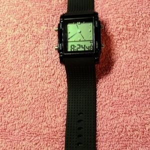 Men's watch has Chrono and digital